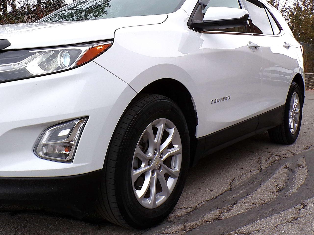 2019 Chevrolet Equinox LT w/3LT AWD DIESEL APPLE CARPLAY CAMERA HEATED SEATS B.T. Photo