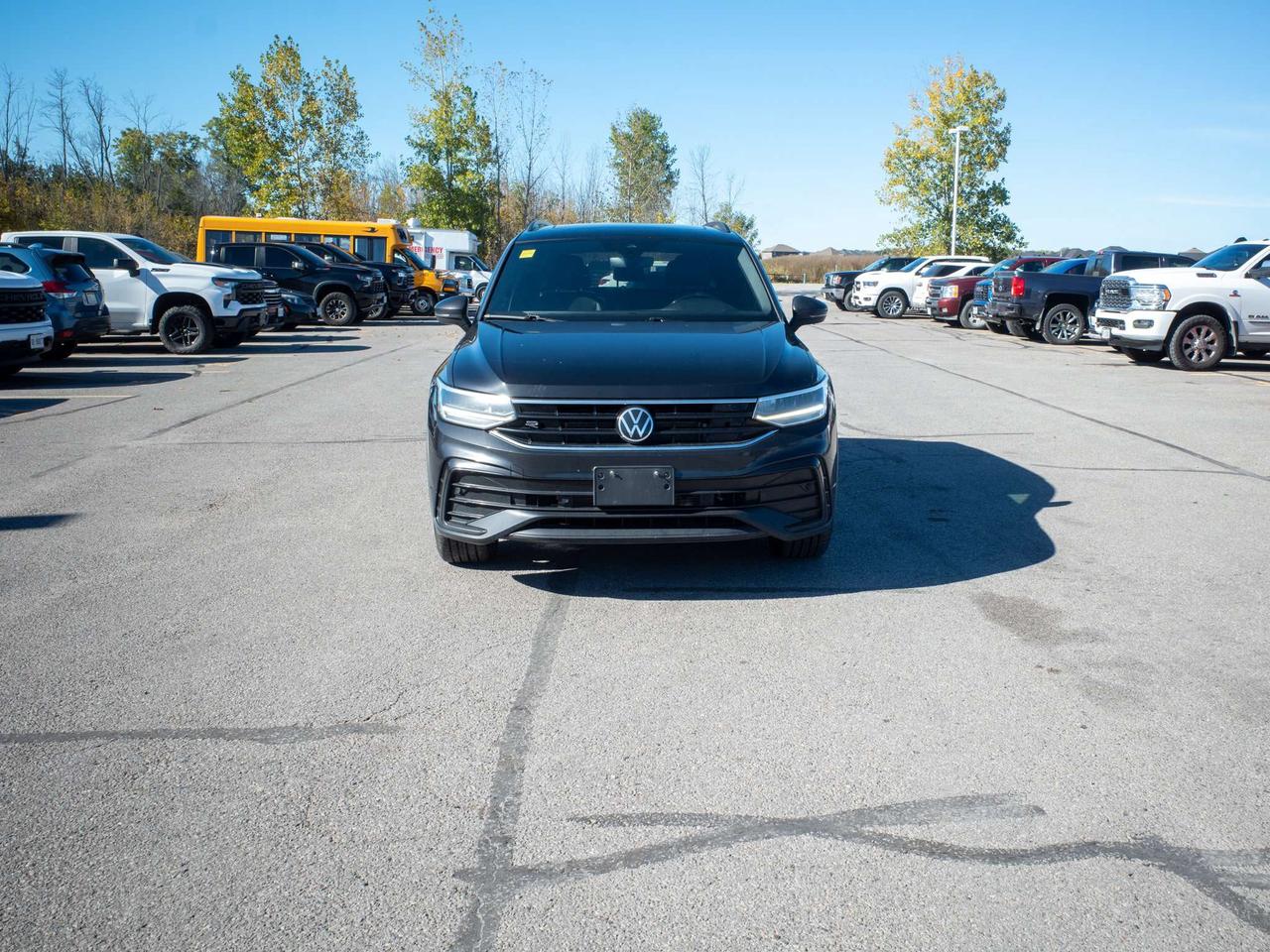2024 Volkswagen Tiguan Comfortline R-Line Black Edition - Rain Sensing Wipers Photo