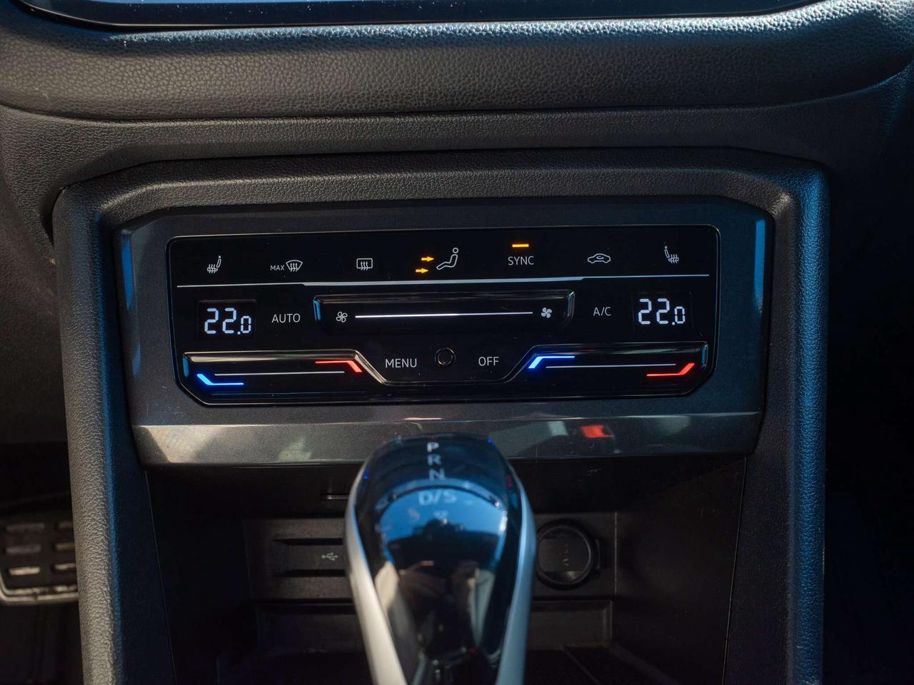 2024 Volkswagen Tiguan Comfortline R-Line Black Edition - Rain Sensing Wipers Photo