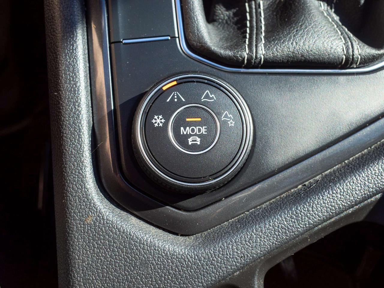 2024 Volkswagen Tiguan Comfortline R-Line Black Edition - Rain Sensing Wipers Photo