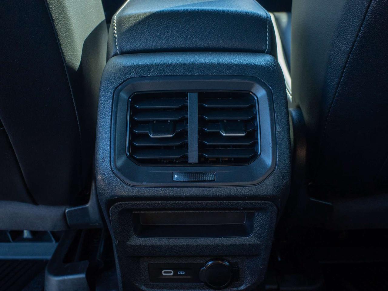 2024 Volkswagen Tiguan Comfortline R-Line Black Edition - Rain Sensing Wipers Photo