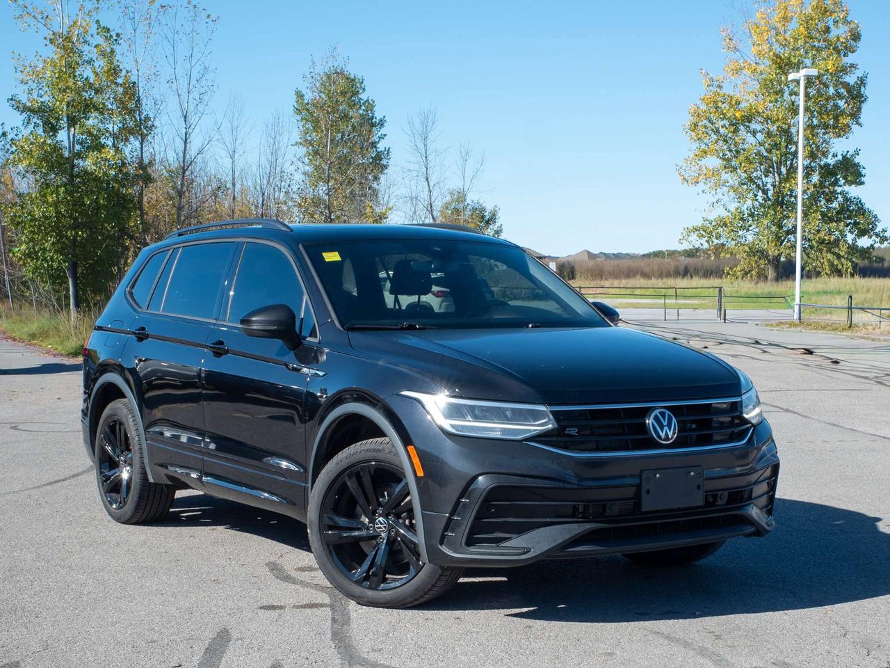 2024 Volkswagen Tiguan Comfortline R-Line Black Edition - Rain Sensing Wipers Photo