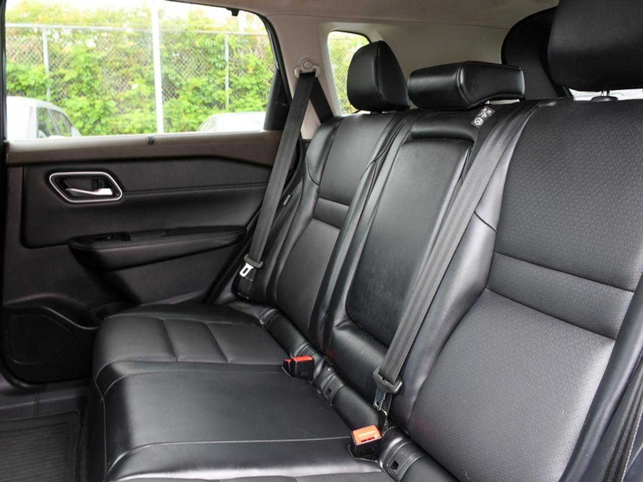 2021 Nissan Rogue SV w/ Premium Package   Leather   Roof   360 Cam   Alloys Photo