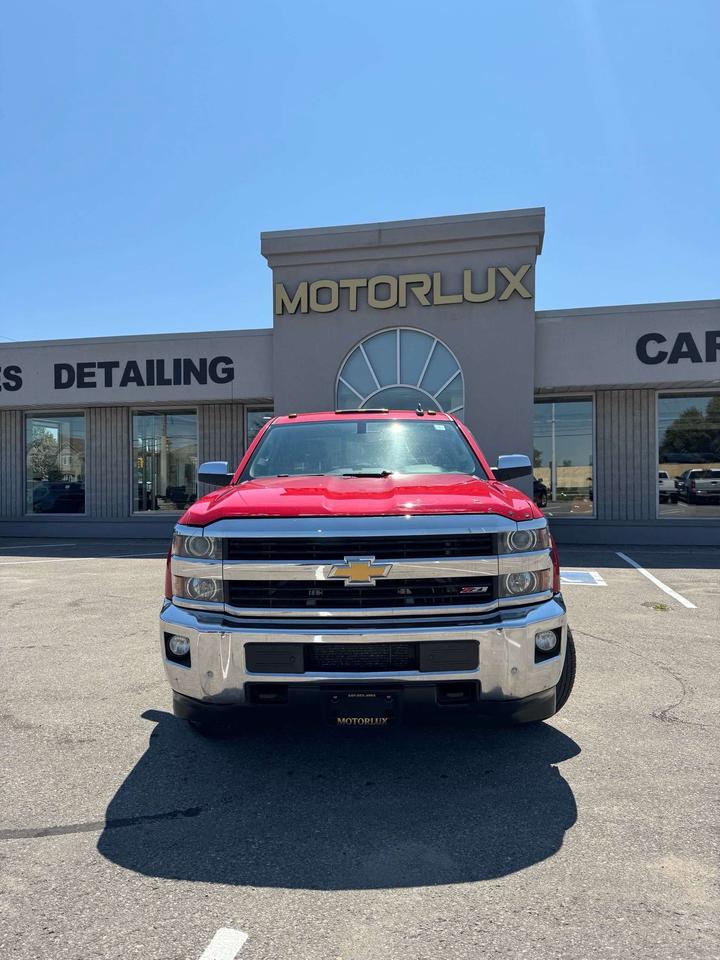 2015 Chevrolet Silverado 2500 4WD Crew Cab 153 LTZ Photo2