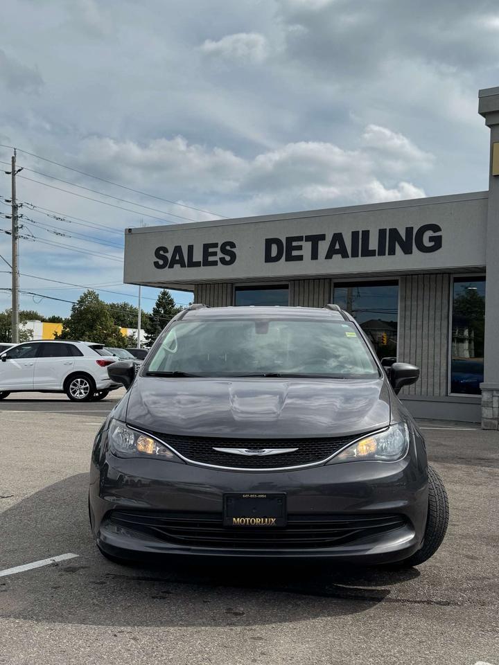 2019 Chrysler Pacifica Touring 2WD Photo