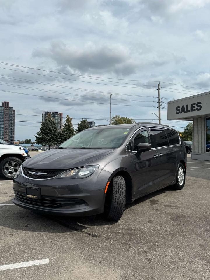 2019 Chrysler Pacifica Touring 2WD Photo