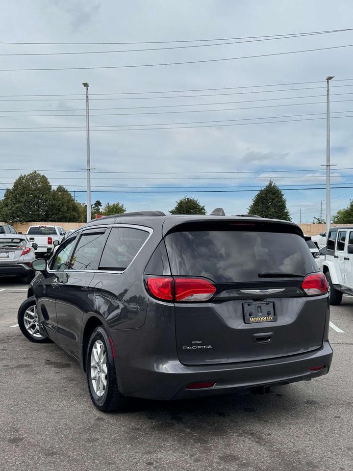 2019 Chrysler Pacifica Touring 2WD Photo