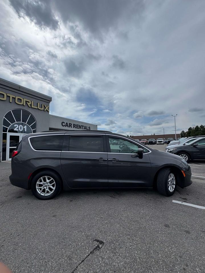 2019 Chrysler Pacifica Touring 2WD Photo
