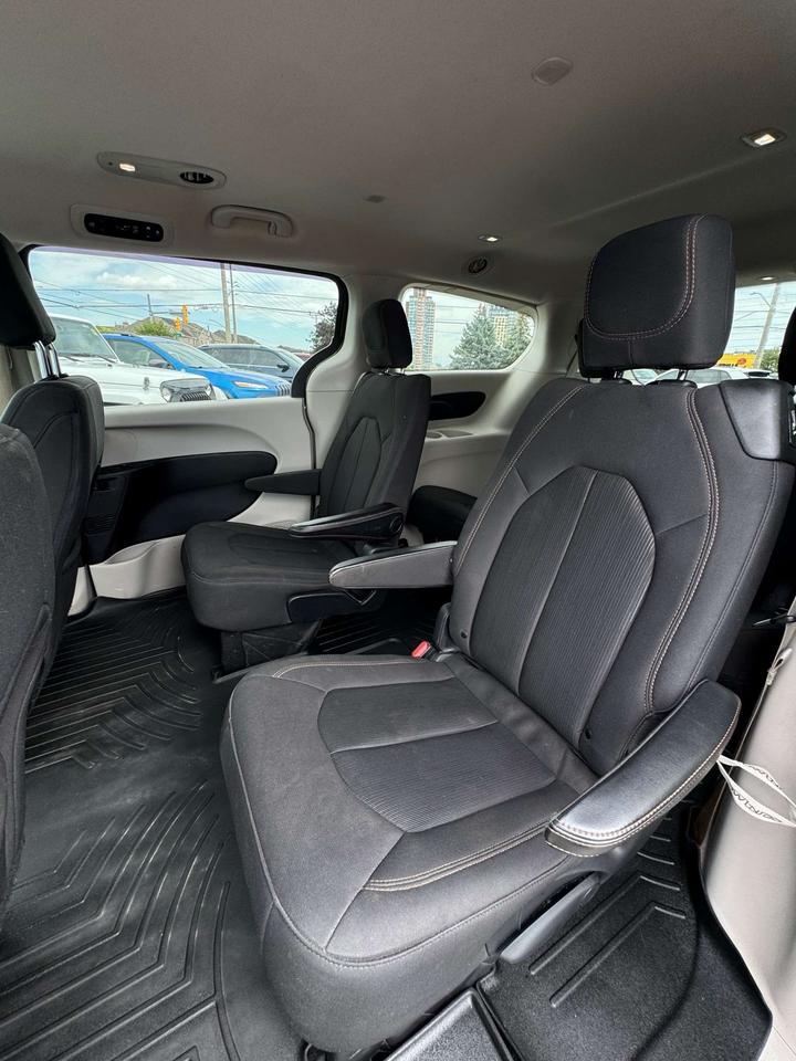 2019 Chrysler Pacifica Touring 2WD Photo