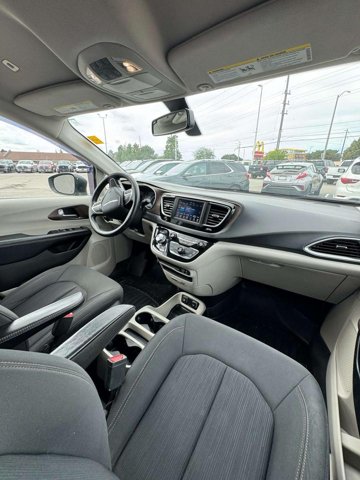 2019 Chrysler Pacifica Touring 2WD Photo