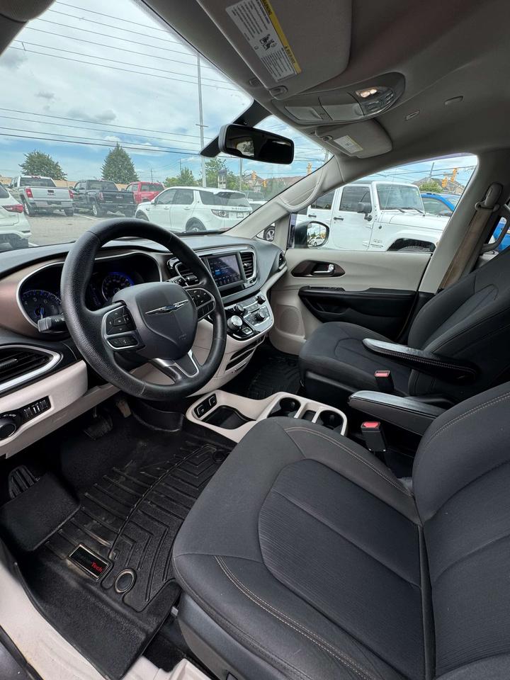 2019 Chrysler Pacifica Touring 2WD Photo