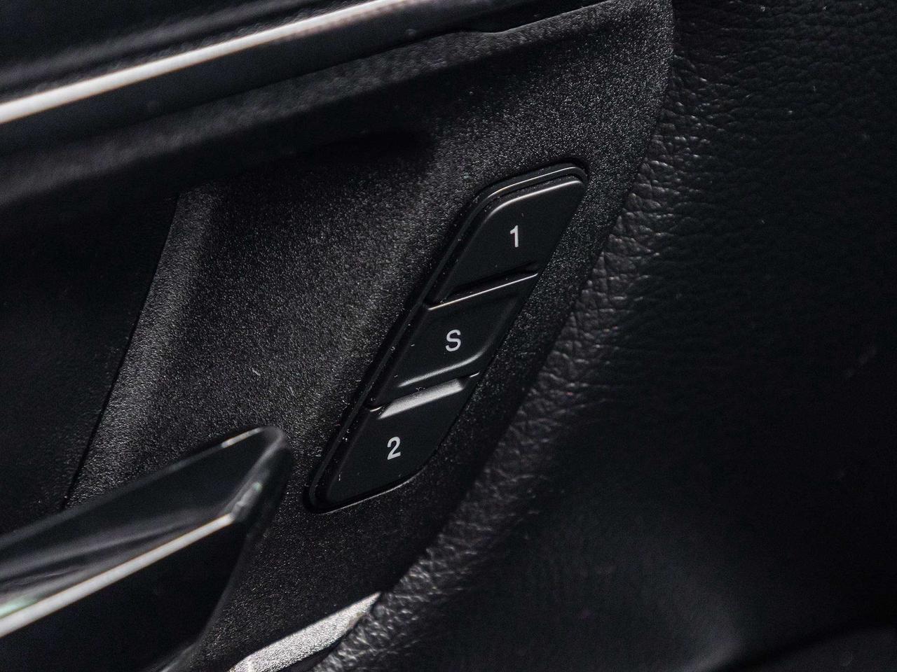 2022 RAM 1500 SPORT  LEATHER  NAVI  HEADS UP DISPLAY Photo