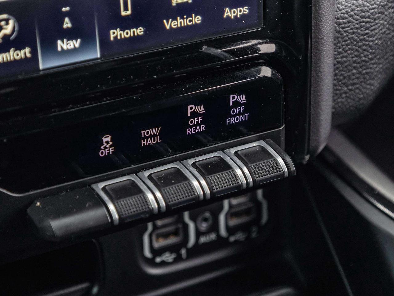 2022 RAM 1500 SPORT  LEATHER  NAVI  HEADS UP DISPLAY Photo
