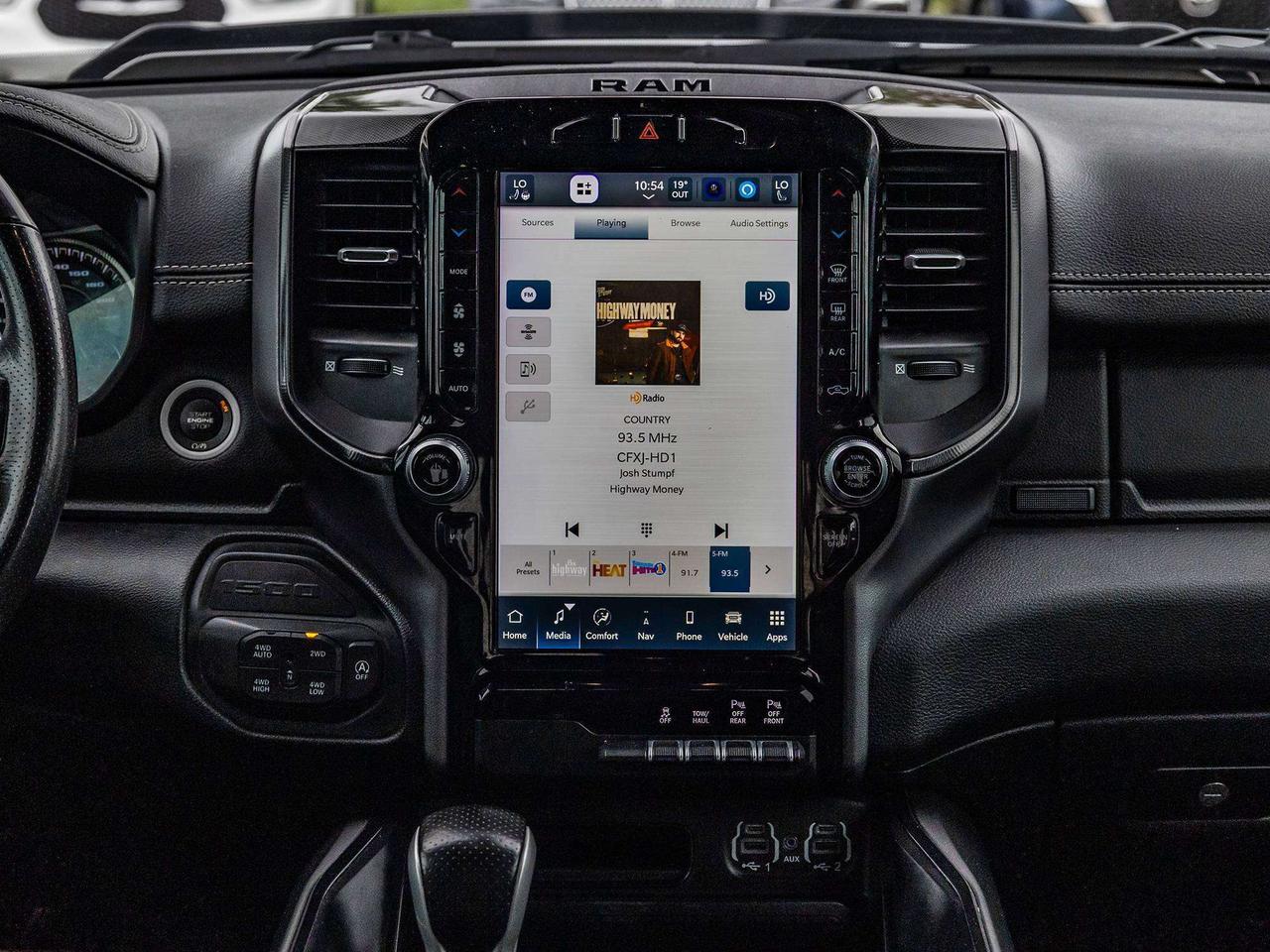 2022 RAM 1500 SPORT  LEATHER  NAVI  HEADS UP DISPLAY Photo
