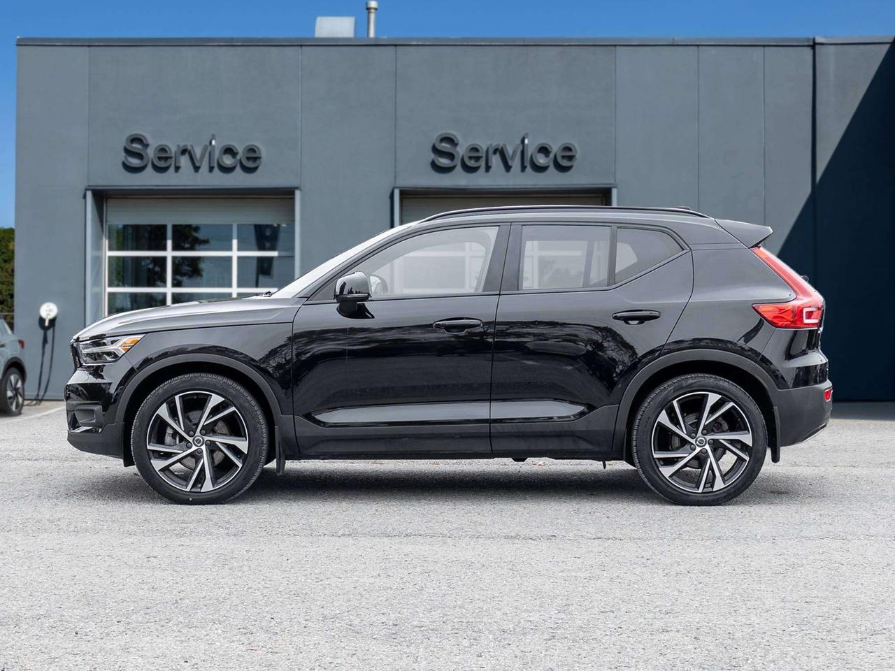 2022 Volvo XC40 R-DESIGN^New Brakes^Harman Kardon^CPO fr 2.99%* Photo2