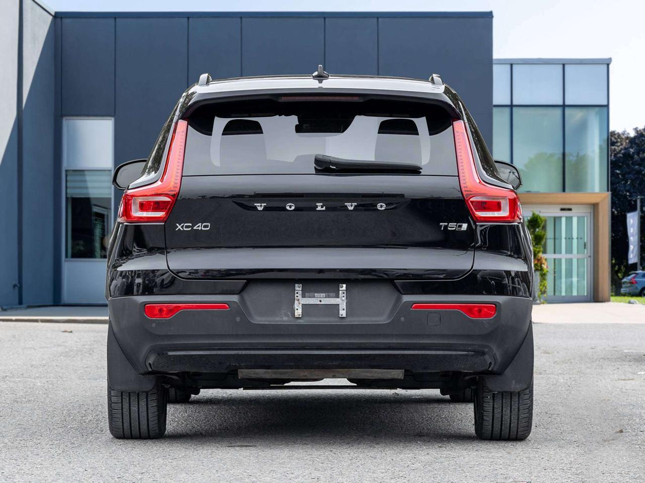 2022 Volvo XC40 R-DESIGN^New Brakes^Harman Kardon^CPO fr 2.99%* Photo