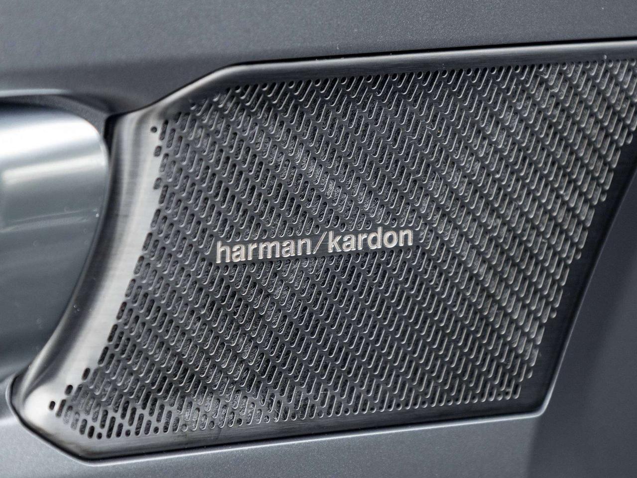 2022 Volvo XC40 R-DESIGN^New Brakes^Harman Kardon^CPO fr 2.99%* Photo