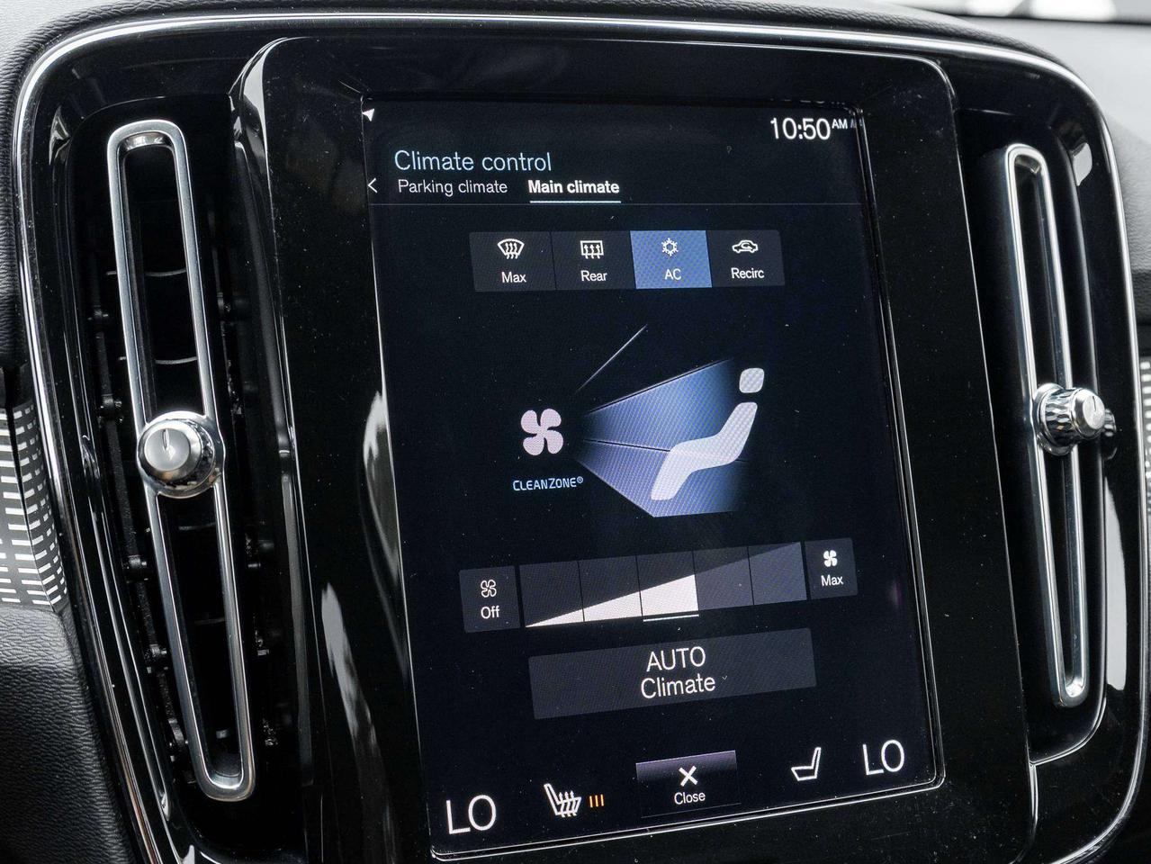 2022 Volvo XC40 R-DESIGN^New Brakes^Harman Kardon^CPO fr 2.99%* Photo
