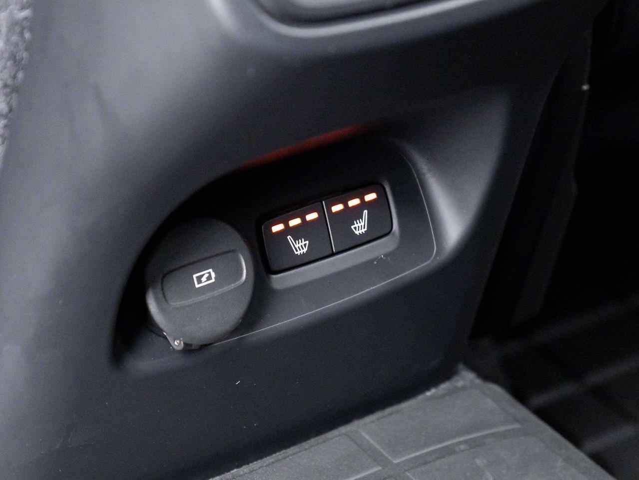 2022 Volvo XC40 R-DESIGN^New Brakes^Harman Kardon^CPO fr 2.99%* Photo