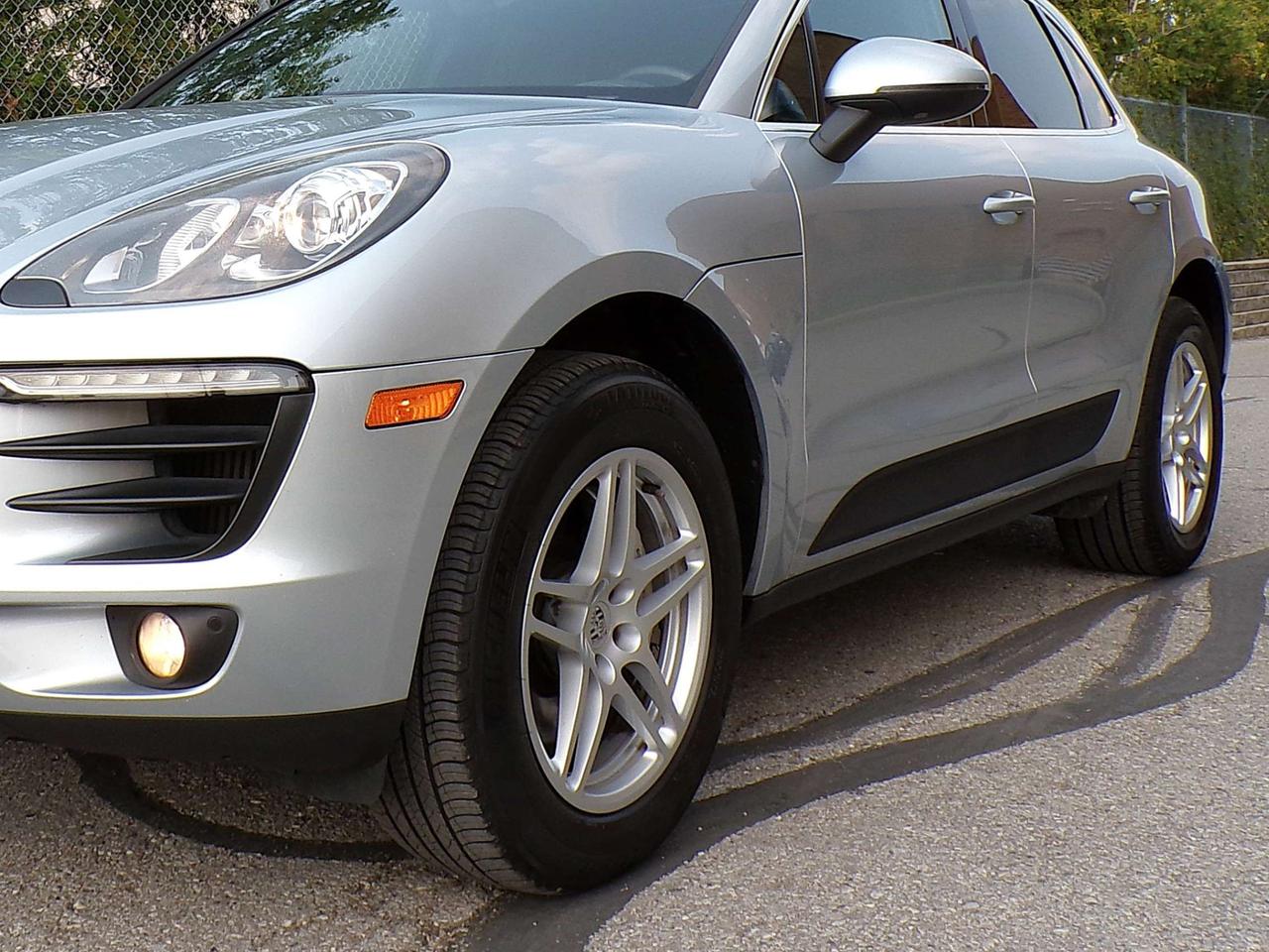 2017 Porsche Macan S. AWD BSM LDW NAVI CAMERA PANO ROOF F/R SENSORS Photo