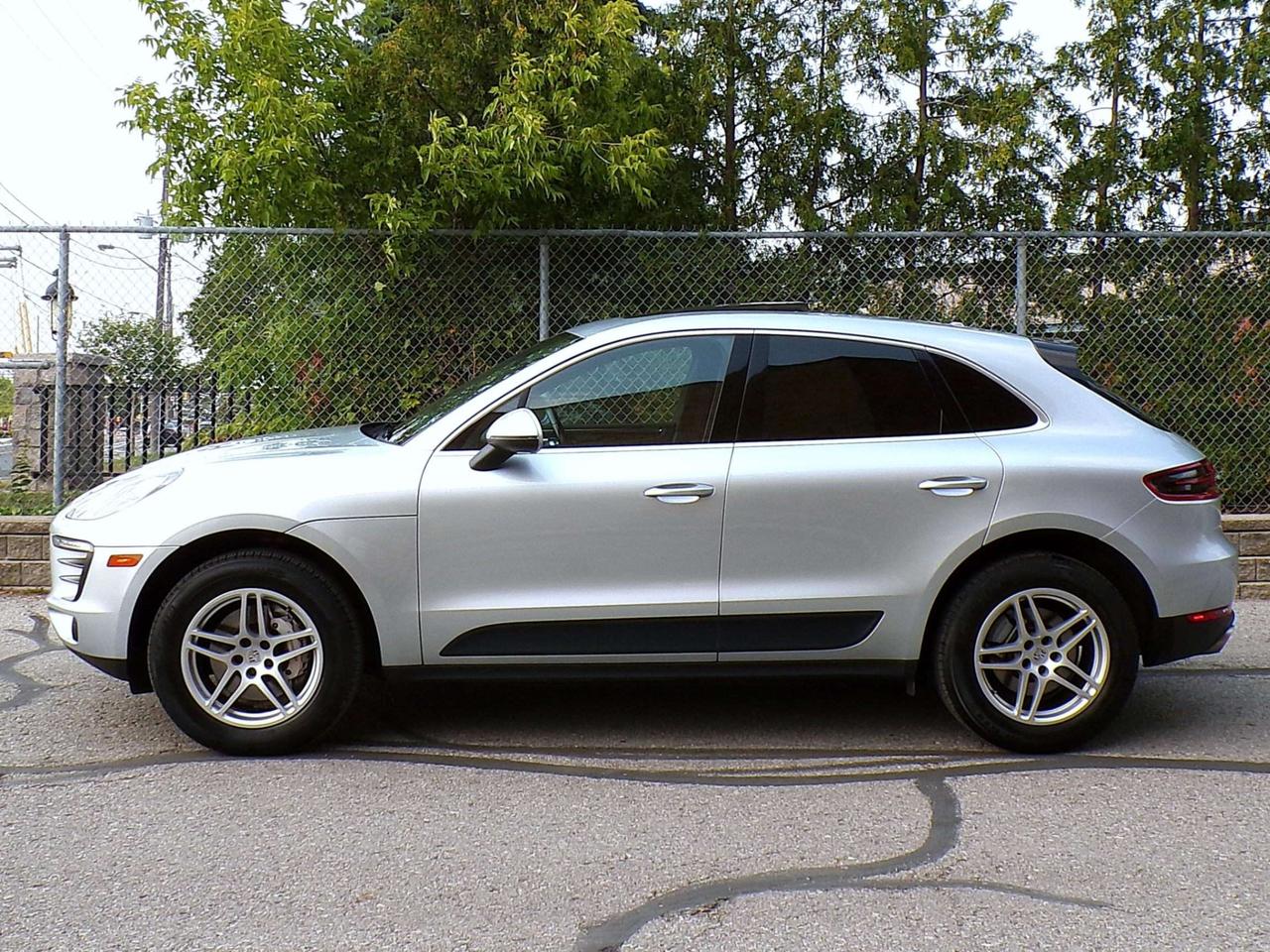 2017 Porsche Macan S. AWD BSM LDW NAVI CAMERA PANO ROOF F/R SENSORS Photo