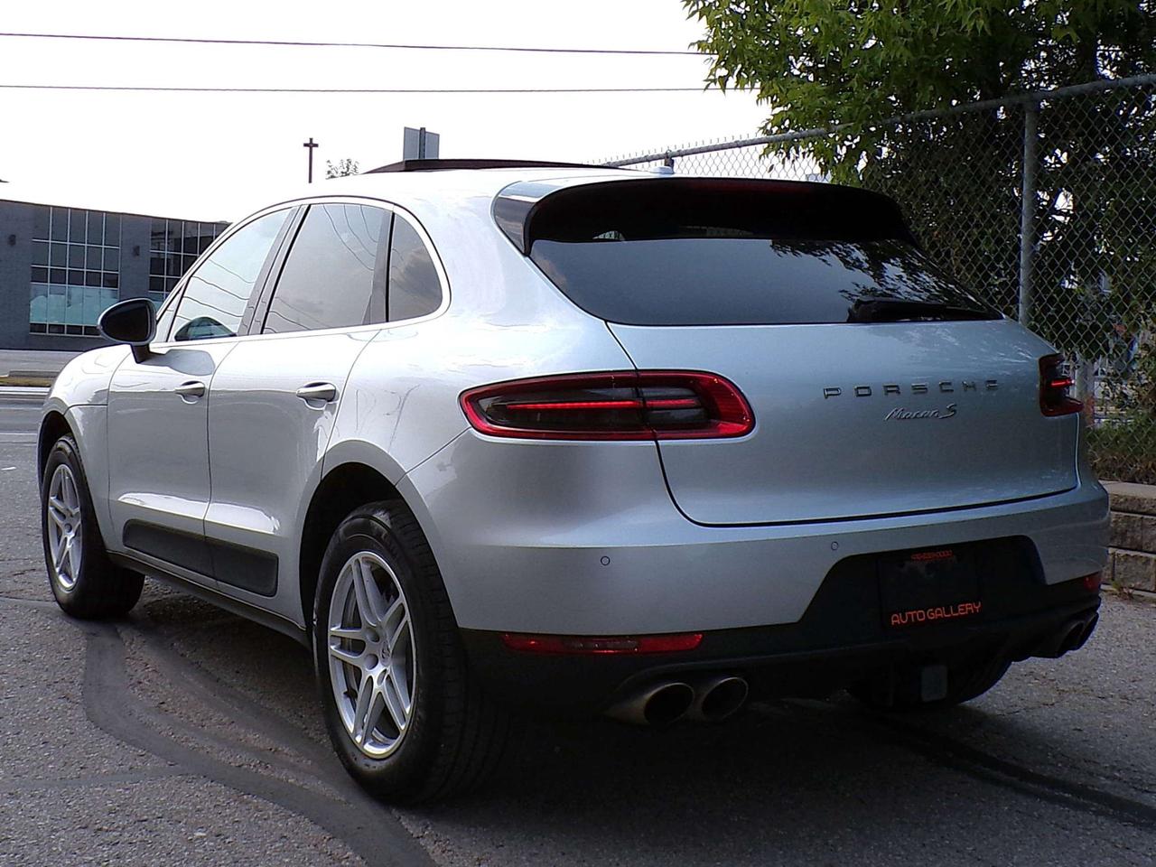 2017 Porsche Macan S. AWD BSM LDW NAVI CAMERA PANO ROOF F/R SENSORS Photo