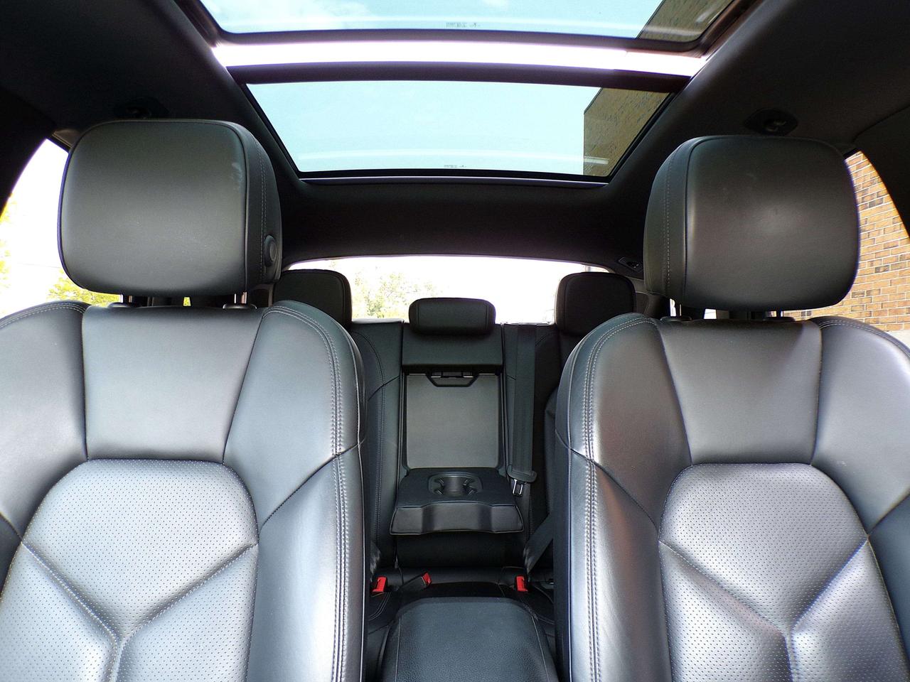 2017 Porsche Macan S. AWD BSM LDW NAVI CAMERA PANO ROOF F/R SENSORS Photo