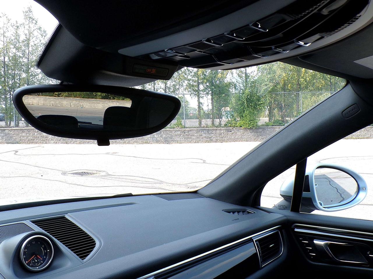 2017 Porsche Macan S. AWD BSM LDW NAVI CAMERA PANO ROOF F/R SENSORS Photo