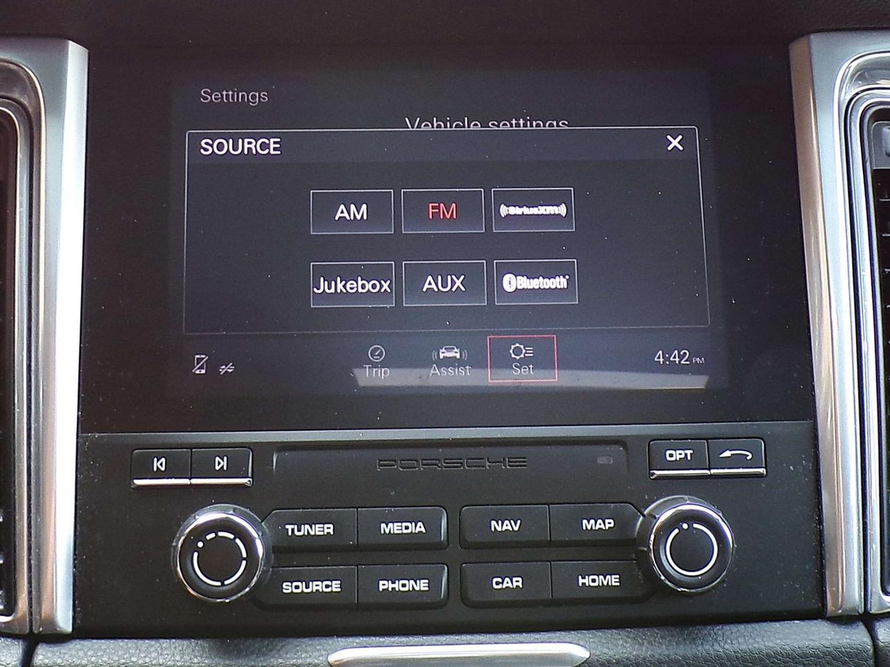 2017 Porsche Macan S. AWD BSM LDW NAVI CAMERA PANO ROOF F/R SENSORS Photo