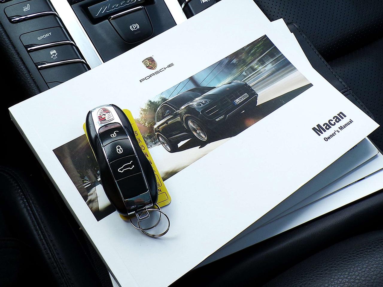 2017 Porsche Macan S. AWD BSM LDW NAVI CAMERA PANO ROOF F/R SENSORS Photo