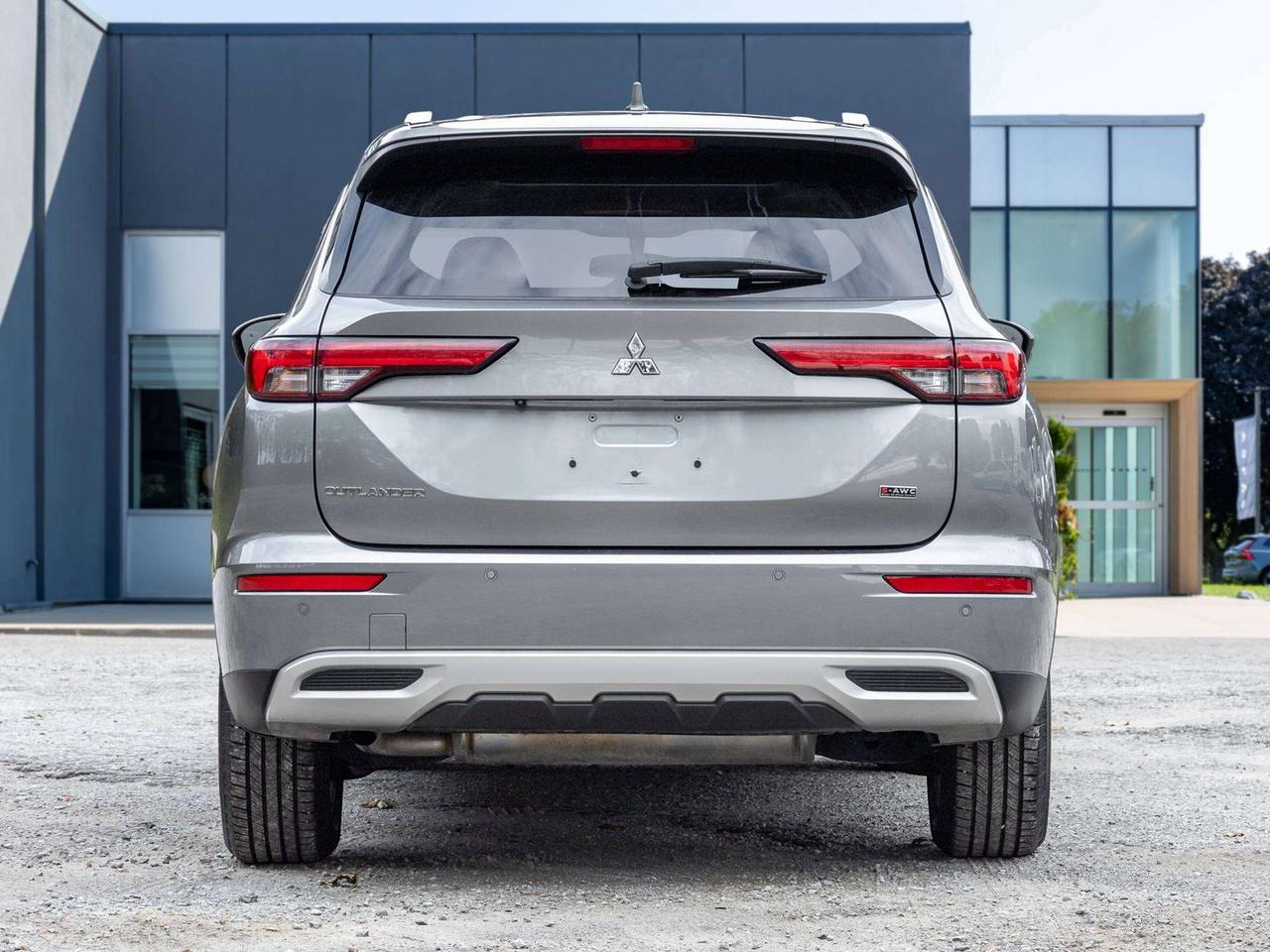 2022 Mitsubishi Outlander SE S-AWC CPO FINANCE RATES FOR AS LOW AS 0.90% Photo