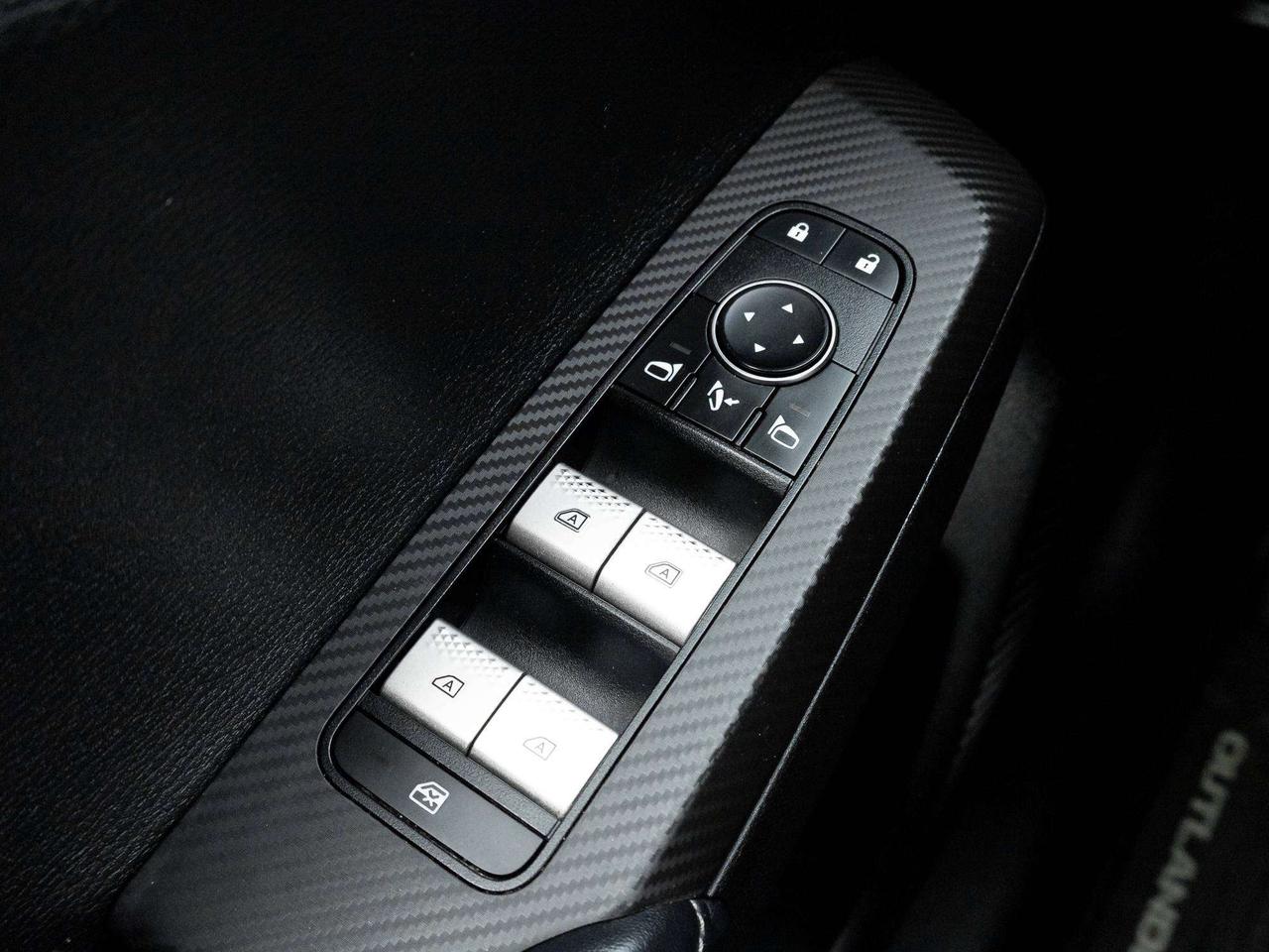 2022 Mitsubishi Outlander SE S-AWC CPO FINANCE RATES FOR AS LOW AS 0.90% Photo