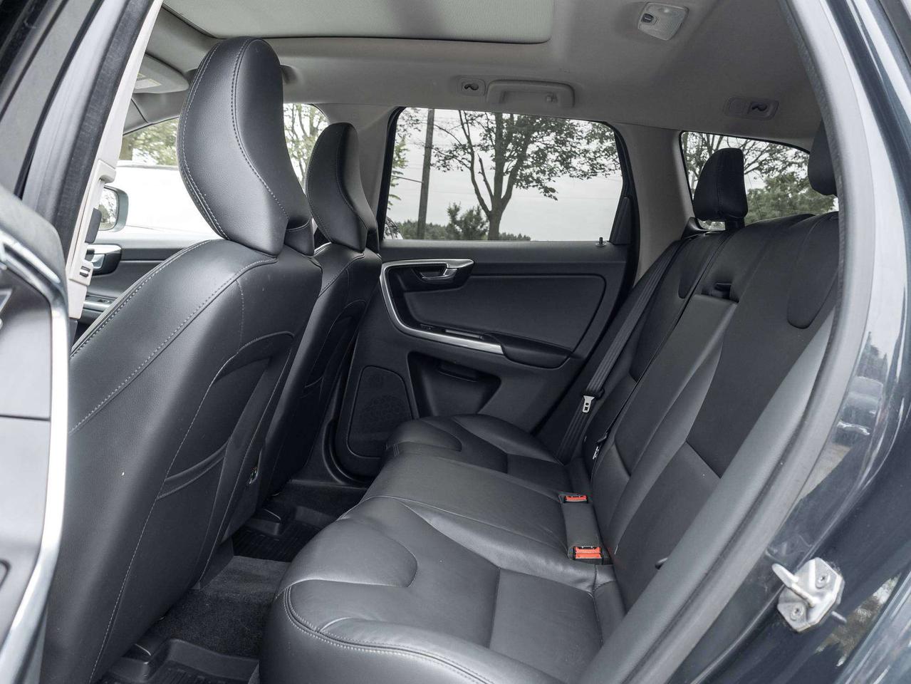 2016 Volvo XC60 T5 SE PREMIERE^Trade In^As Is^As Traded Photo