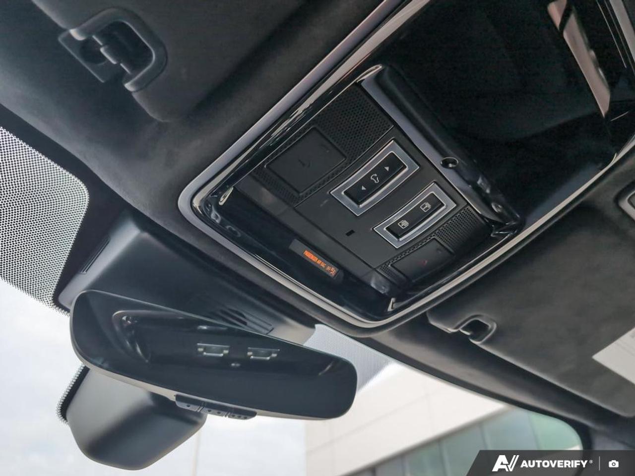 2021 Land Rover Range Rover P525 Autobiography 4dr 4x4 Photo