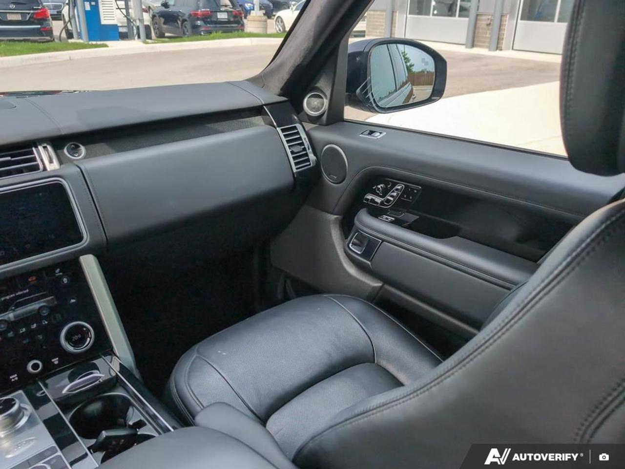 2021 Land Rover Range Rover P525 Autobiography 4dr 4x4 Photo