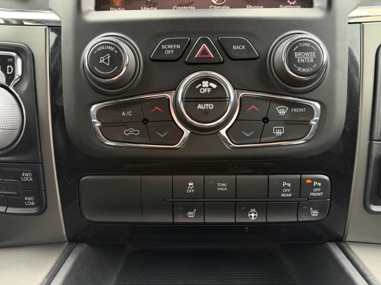 2014 RAM 1500 4WD Crew Cab 5.7 Ft Box Sport Photo