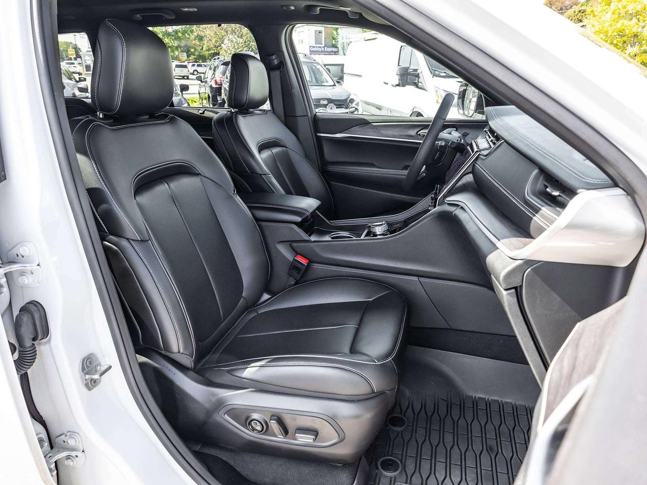 2025 Jeep Grand Cherokee Limited Photo