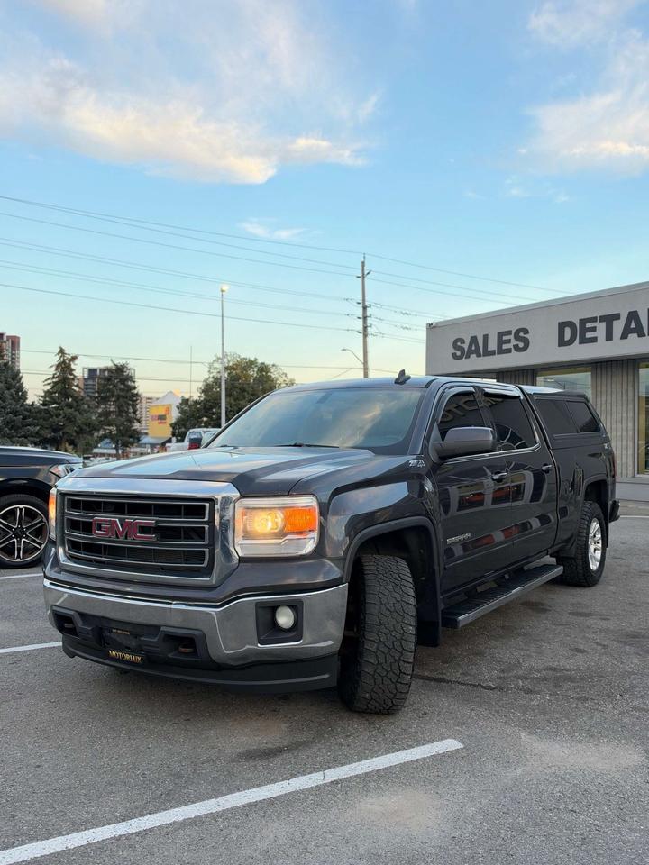 2015 GMC Sierra 1500 4WD Crew Cab 143.5 SLE Photo