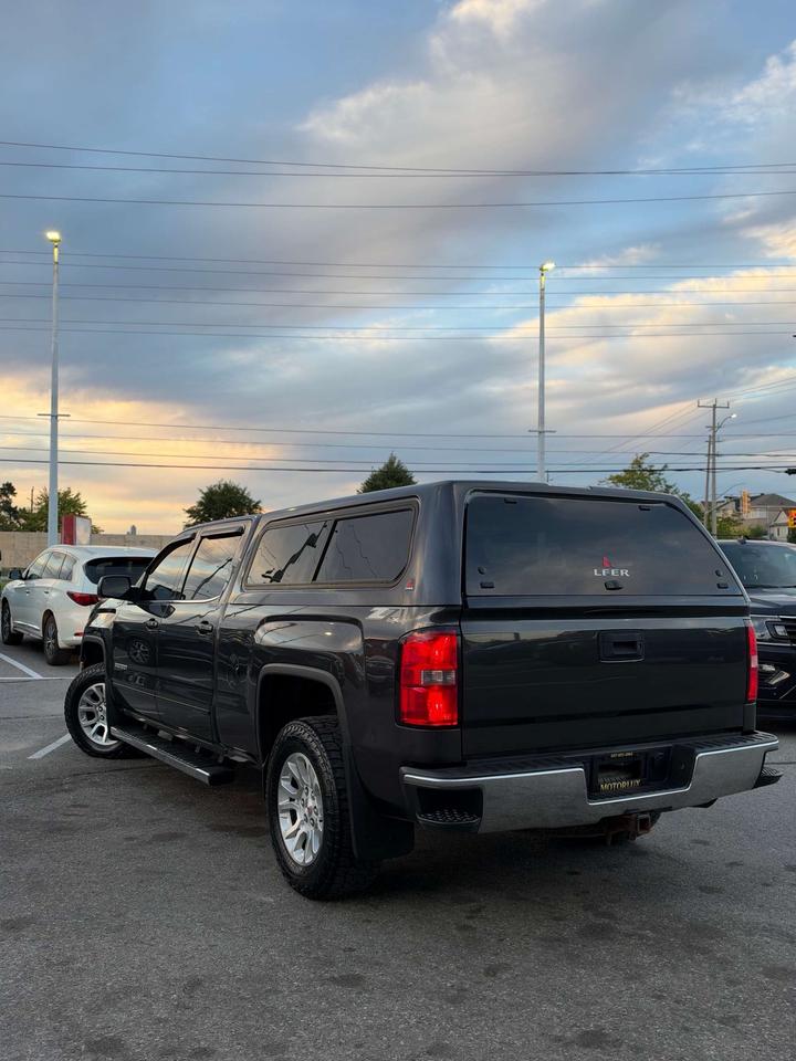 2015 GMC Sierra 1500 4WD Crew Cab 143.5 SLE Photo