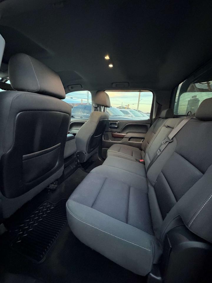2015 GMC Sierra 1500 4WD Crew Cab 143.5 SLE Photo