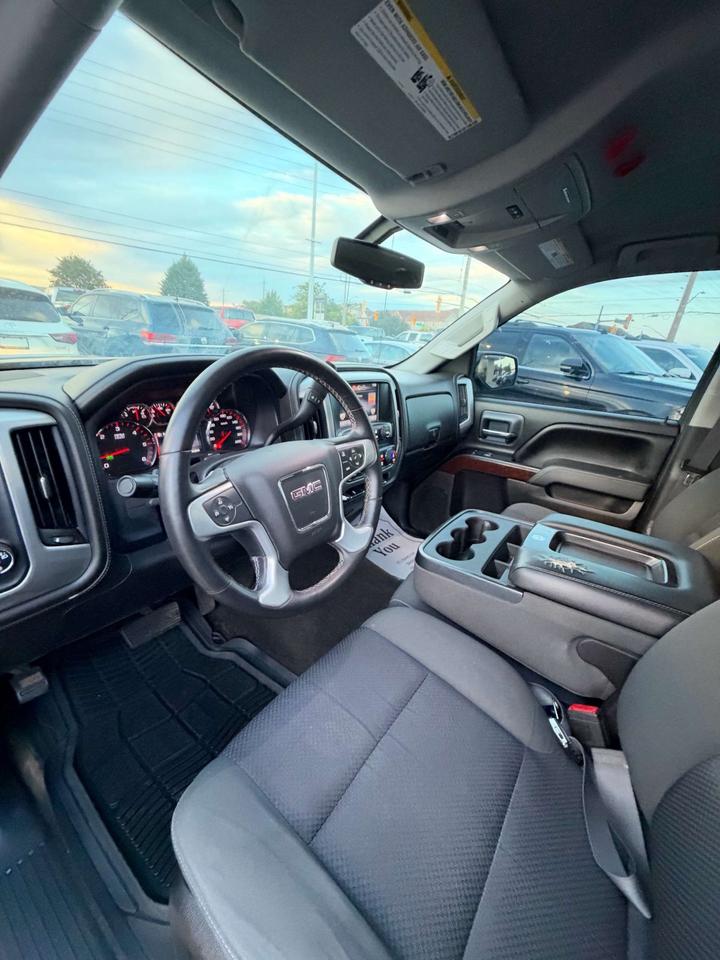 2015 GMC Sierra 1500 4WD Crew Cab 143.5 SLE Photo
