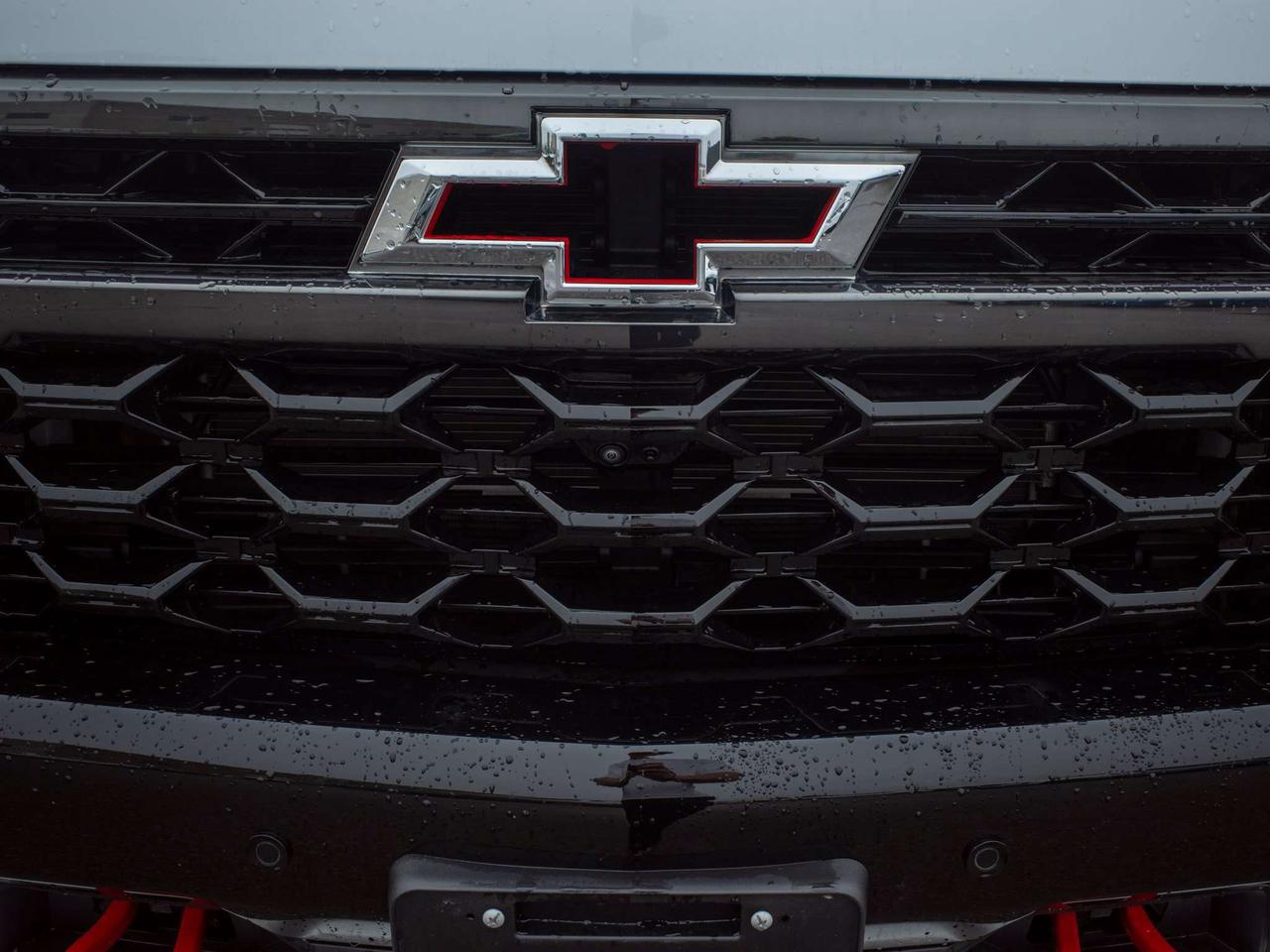 2025 Chevrolet Silverado 1500 ZR2 - Remote Engine Start   Turbocharged Engine Photo
