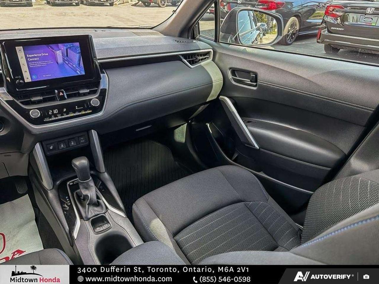 2024 Toyota Corolla Cross HYBRID TECH I NO ACCIDENTS I ALL WHEEL DRIVE Photo