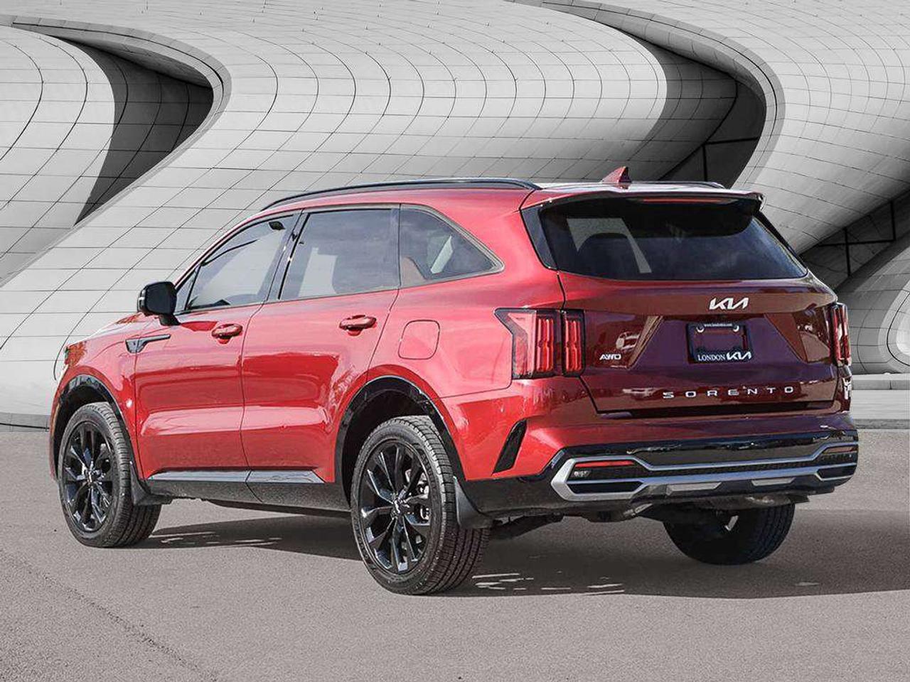2022 Kia Sorento SX   AWD   Apple CarPlay   Heated & Cooled Seats   Sunroof Photo