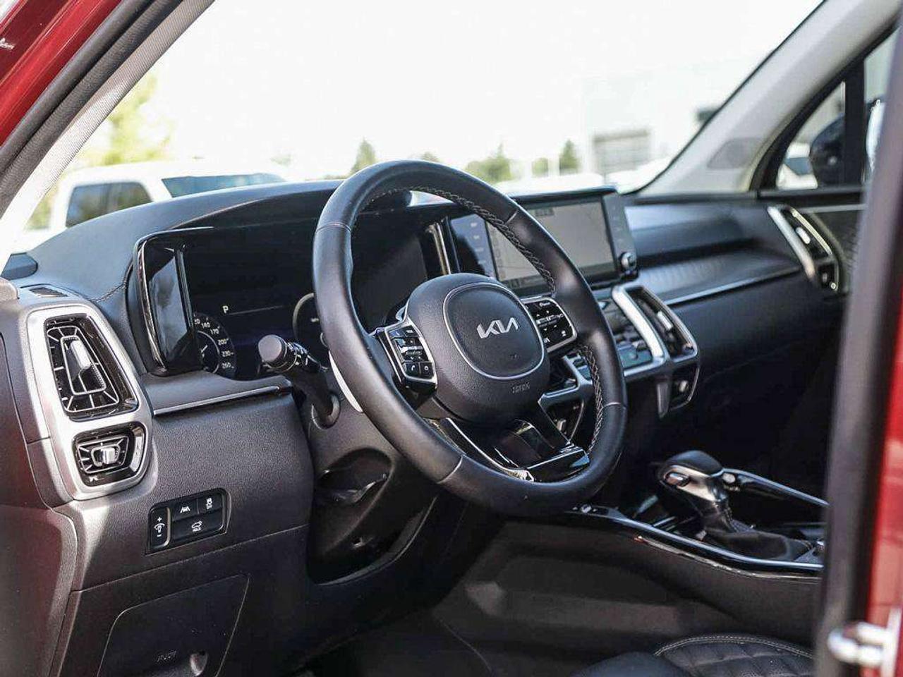 2022 Kia Sorento SX   AWD   Apple CarPlay   Heated & Cooled Seats   Sunroof Photo
