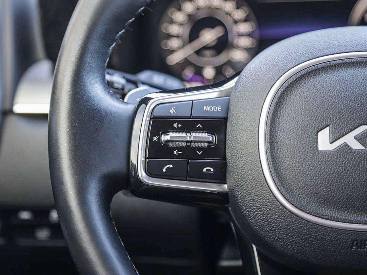 2022 Kia Sorento SX   AWD   Apple CarPlay   Heated & Cooled Seats   Sunroof Photo