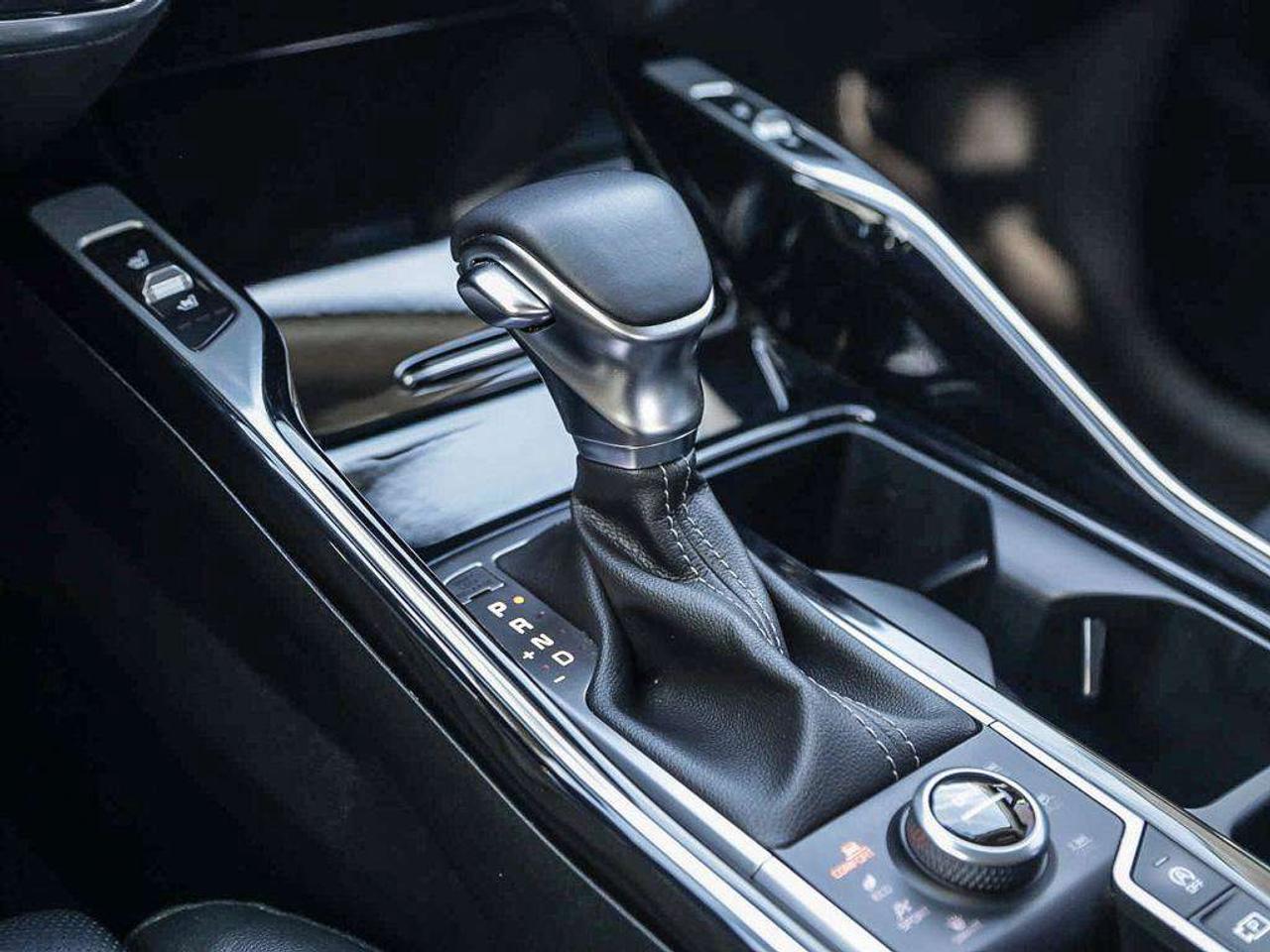 2022 Kia Sorento SX   AWD   Apple CarPlay   Heated & Cooled Seats   Sunroof Photo