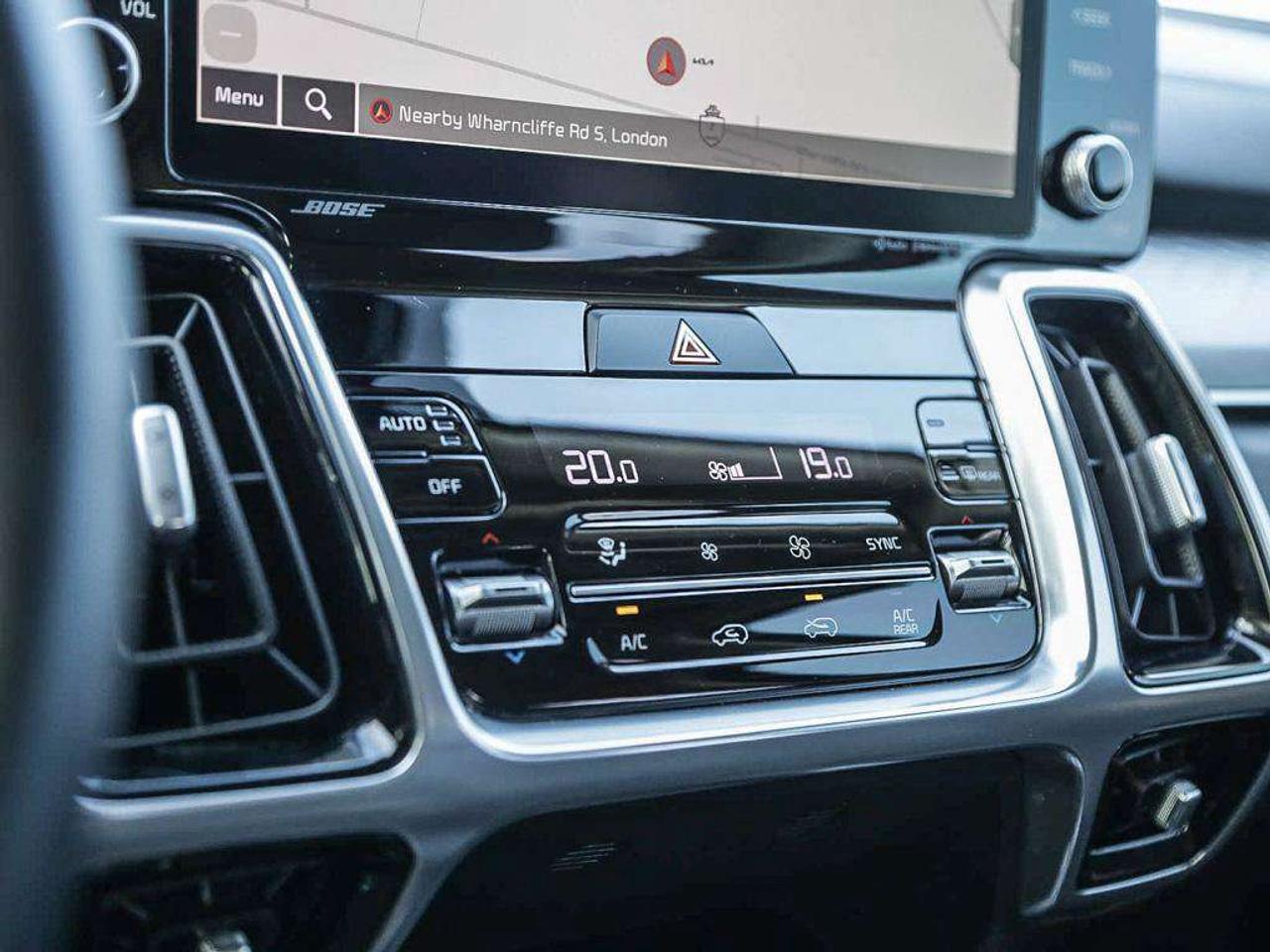 2022 Kia Sorento SX   AWD   Apple CarPlay   Heated & Cooled Seats   Sunroof Photo
