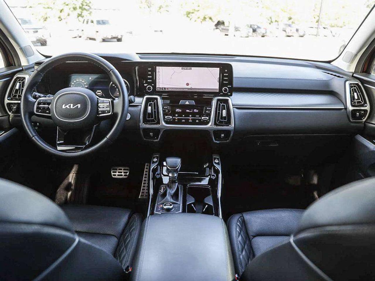 2022 Kia Sorento SX   AWD   Apple CarPlay   Heated & Cooled Seats   Sunroof Photo