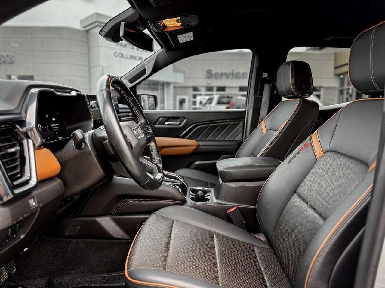 2024 GMC Canyon AT4   AT4 PREMIUM   VENTILATED LEATHER   BOSE AUDIO   PROGRADE TRAILERING   HARD TONNEAU COVER Photo